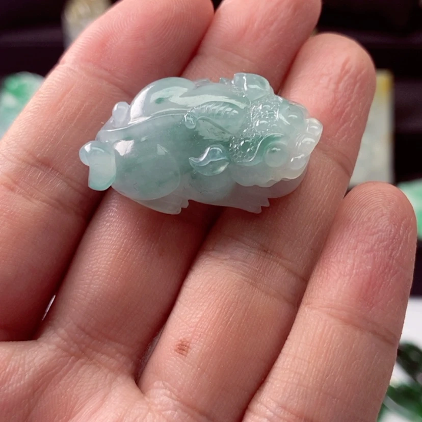 【闪购商品】翡翠颈饰未镶嵌余**梅貔貅