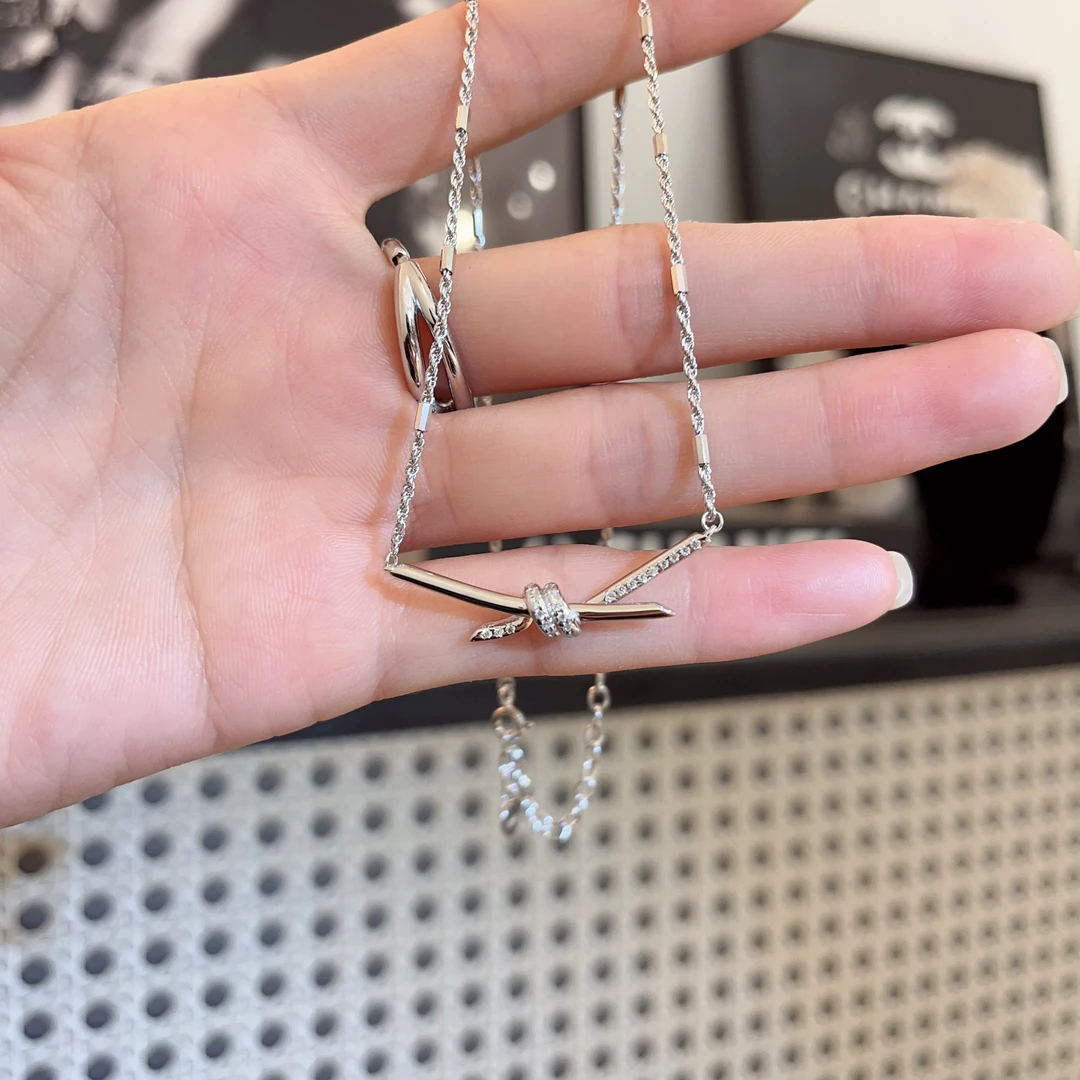 坠链均925银 小众轻奢时尚手工镶嵌锁骨链气质项链吊坠银色X028