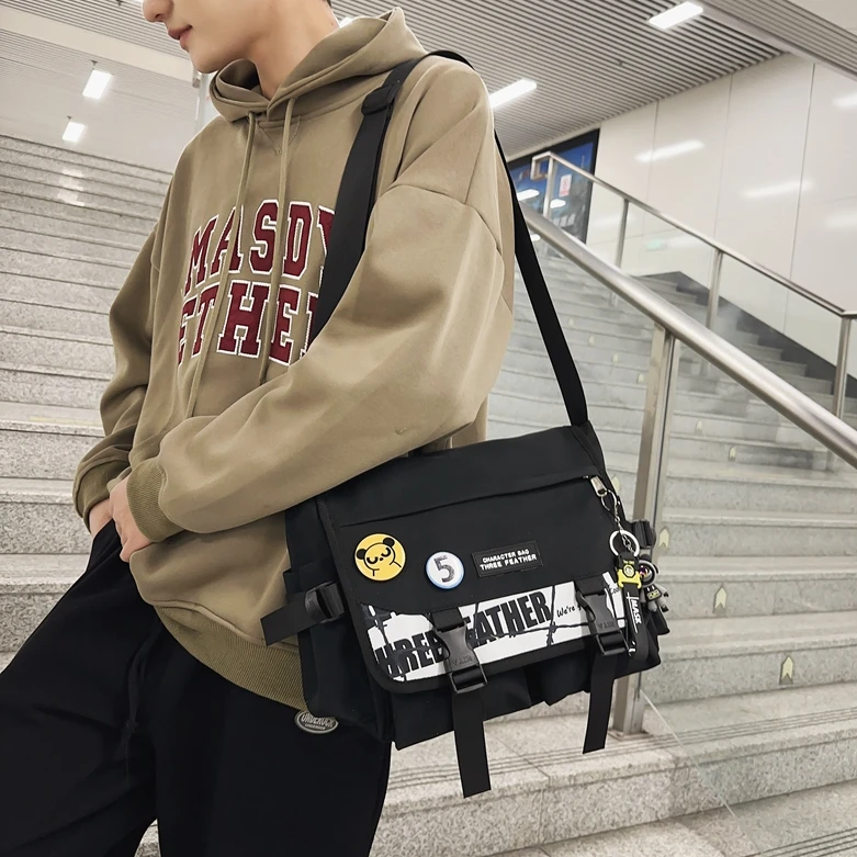 斜挎包男潮牌日系简约背包单肩包女休闲百搭ins潮流男士运动挎包