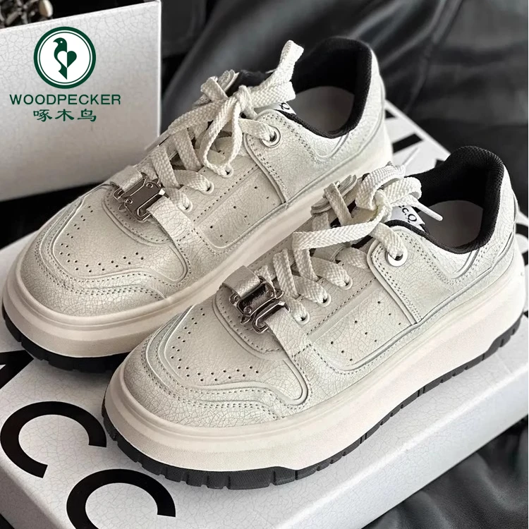 啄木鸟休闲板鞋2025款软皮爆裂纹春秋季网红厚底小白鞋增高运动鞋