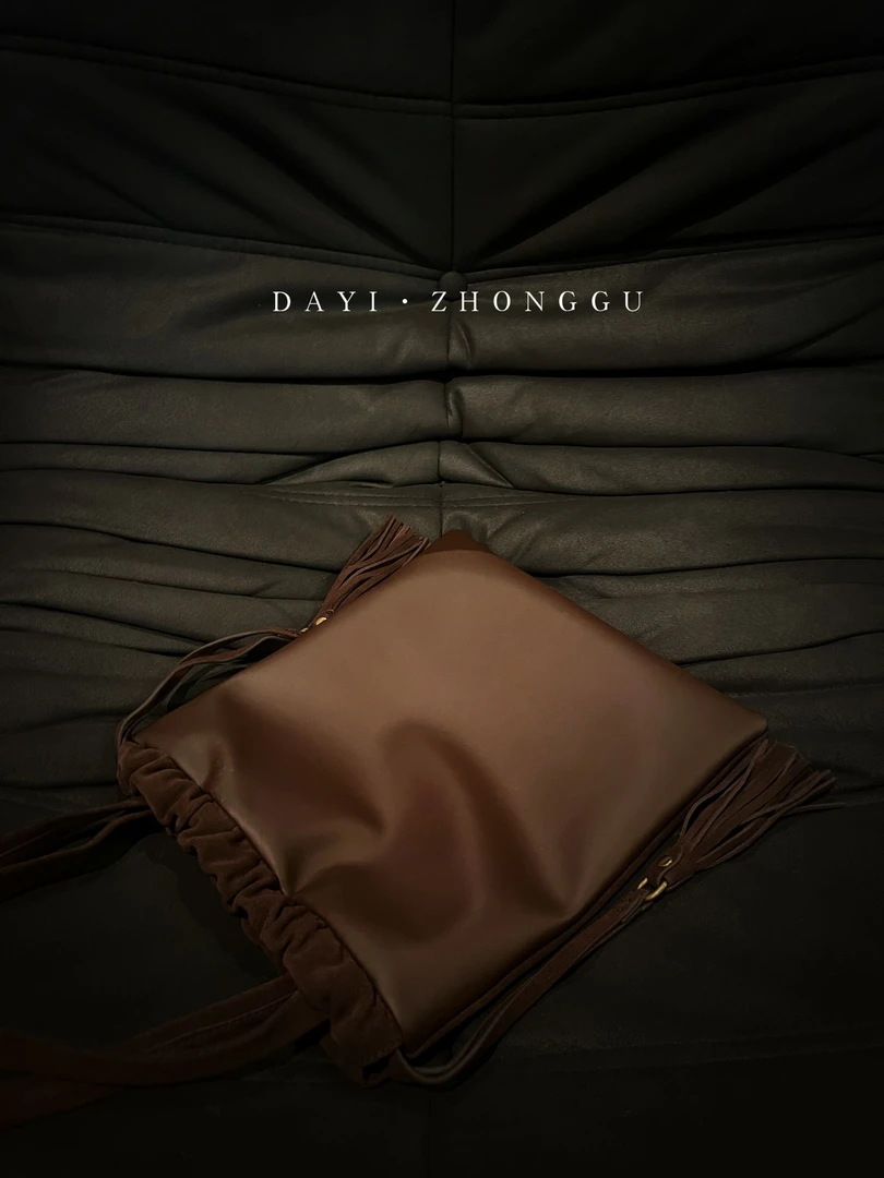 ZYROS/秋冬新款石楠木色经典高级感时尚百搭单肩斜挎通勤包女1484