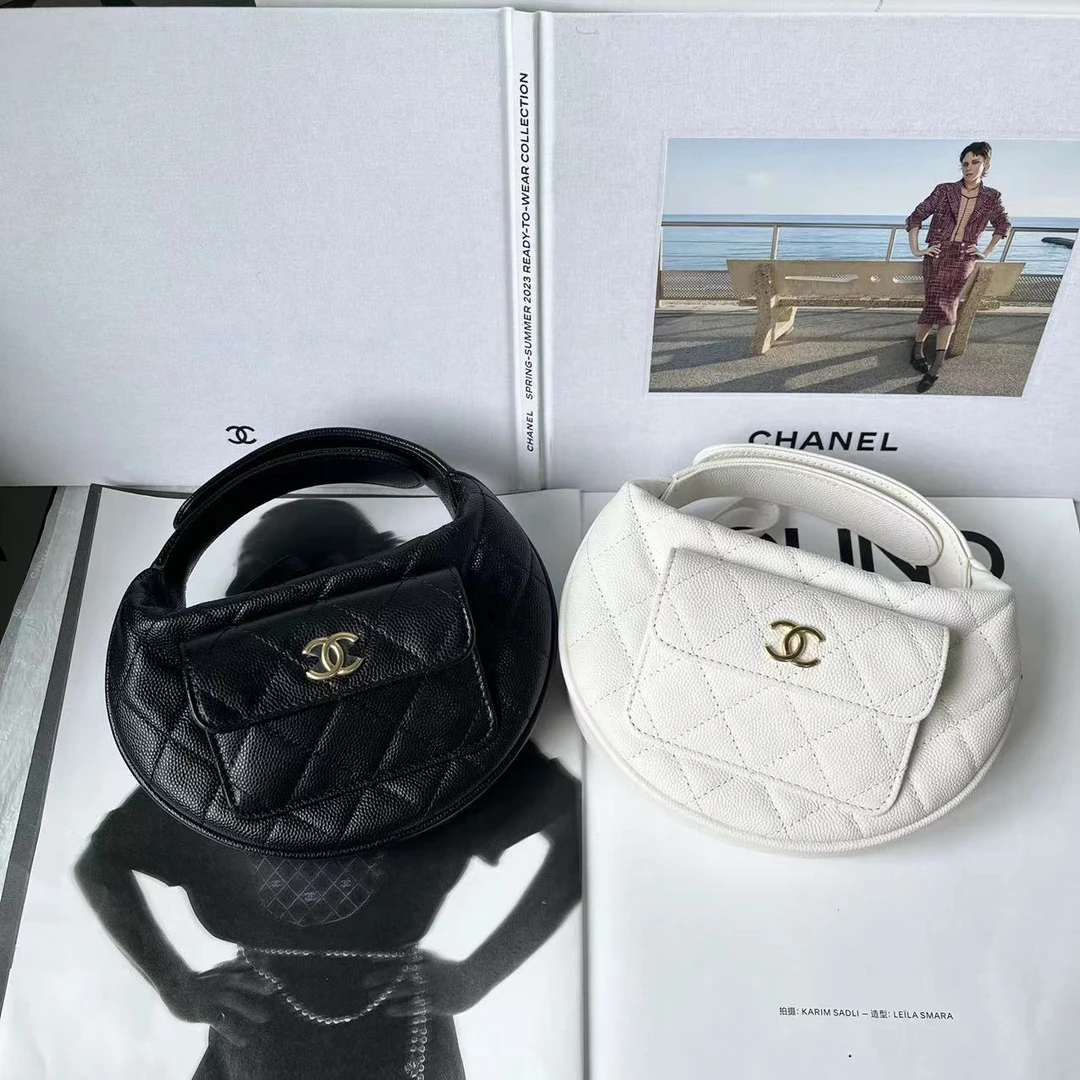 全新未使用 Chanel/香奈儿 23B 荔枝牛呼啦圈 月亮包 女士手提包