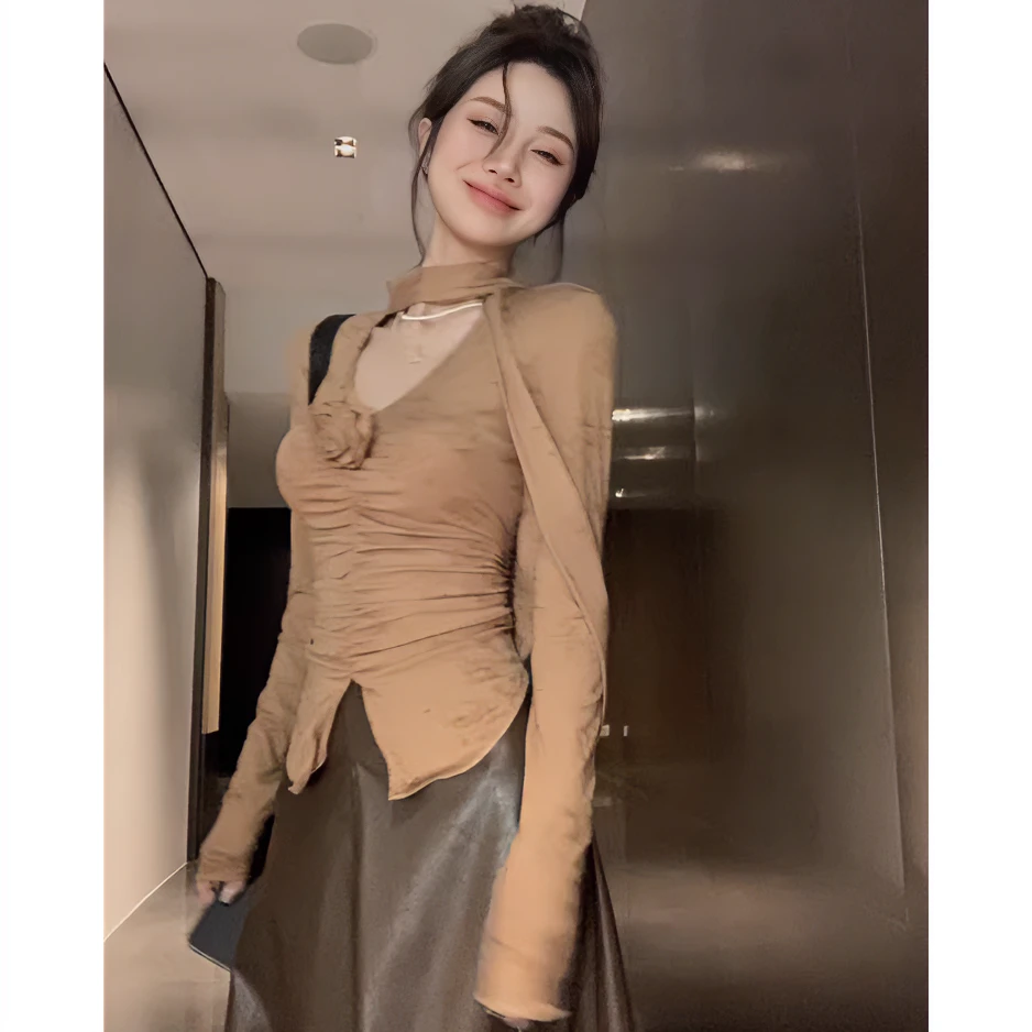 复古设计感花朵卡其色长袖t恤女新款氛围感气质辣妹内搭上衣 3011