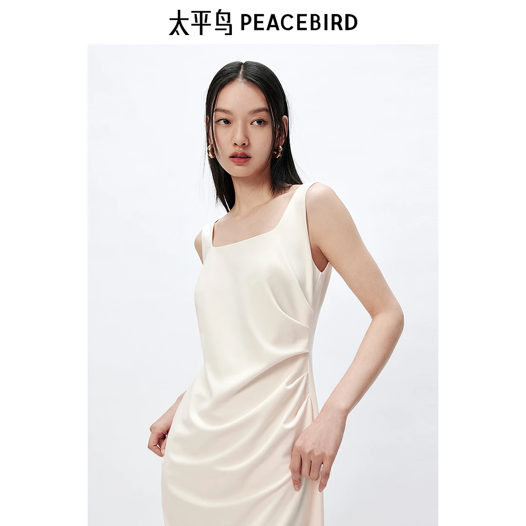 太平鸟方领无袖气质吊带连衣裙24新款收腰抽皱显瘦A8FAE1317