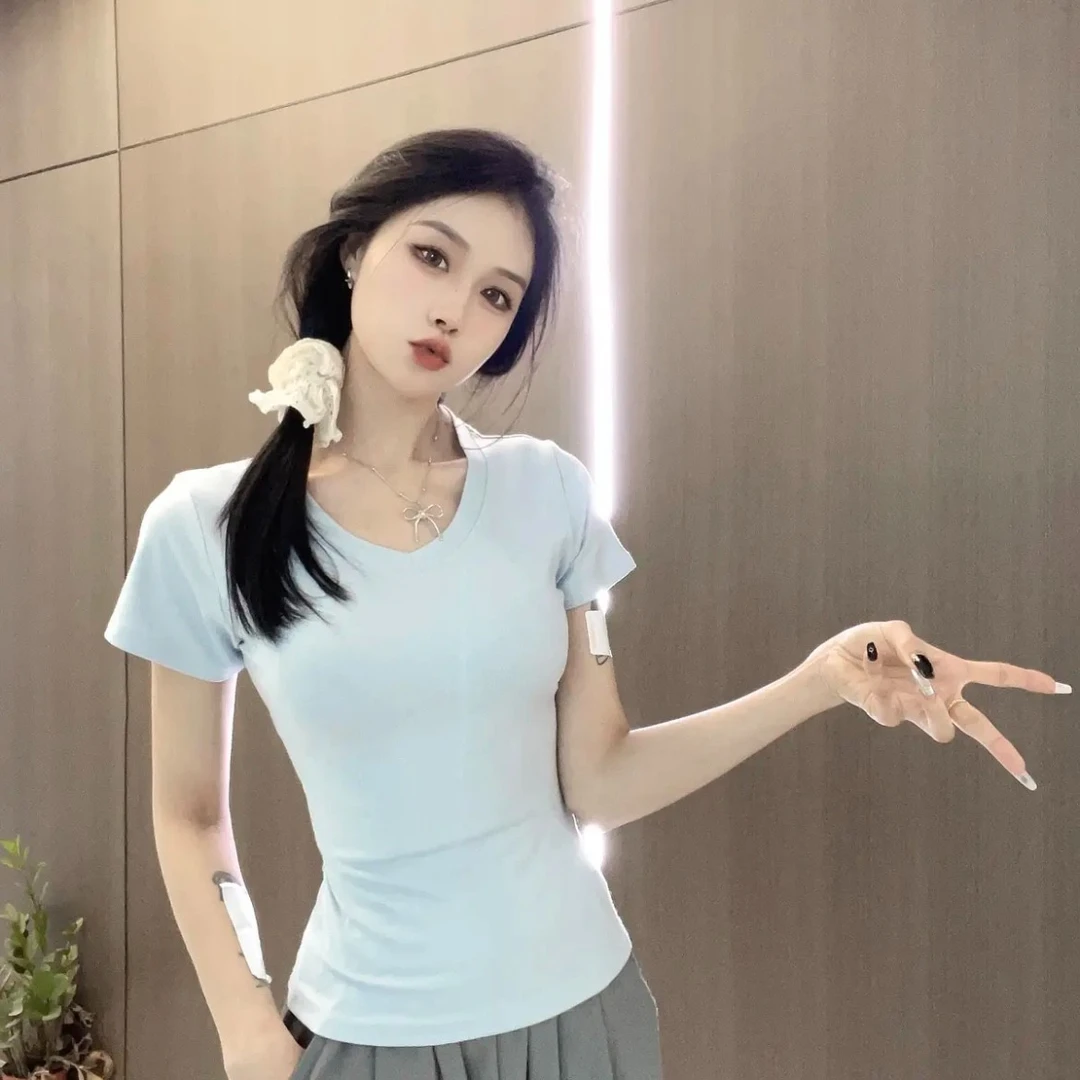 夏季2025黑色V领收腰新款短袖T恤高腰辣妹修身显瘦小众纯欲女百搭