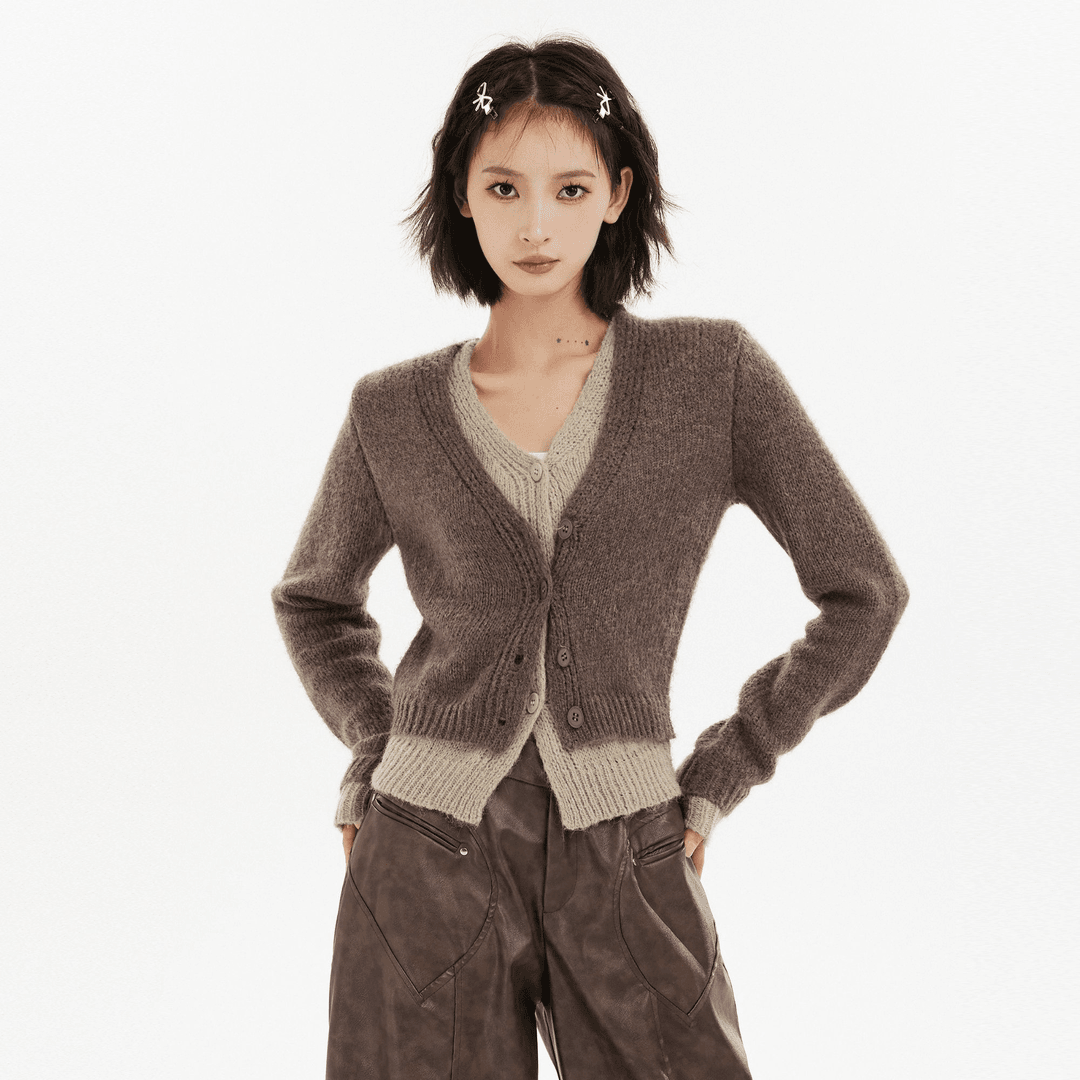 假两件v领长袖毛衣针织衫女秋冬短款时尚内搭打底开衫外套美拉德