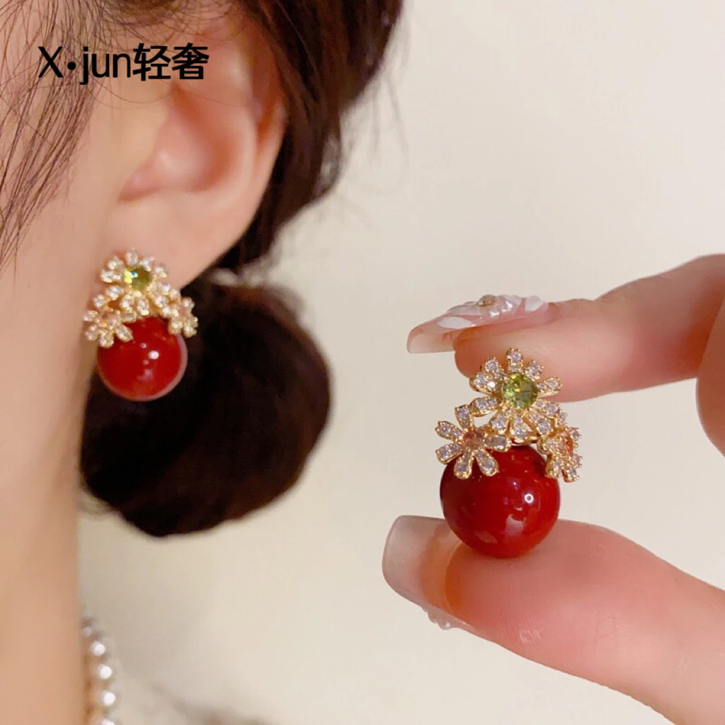 铜合金耳饰 轻奢高级微镶锆石立体花朵珍珠耳钉精致百搭银针耳环