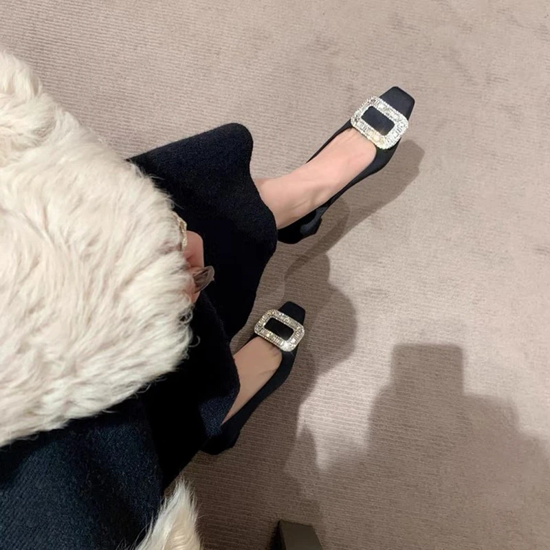 7超闪~超火的~~单鞋女秋冬2025新款水钻平跟高跟方扣粗跟女鞋~讖