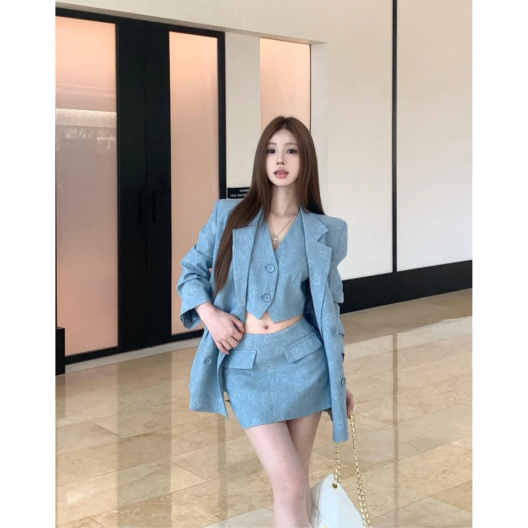 气质服装气质套装女高级感西装外套叠穿马甲背心秋季半身裙三件套