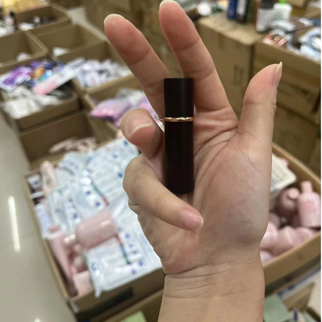 【大哲家】雾吻唇膏