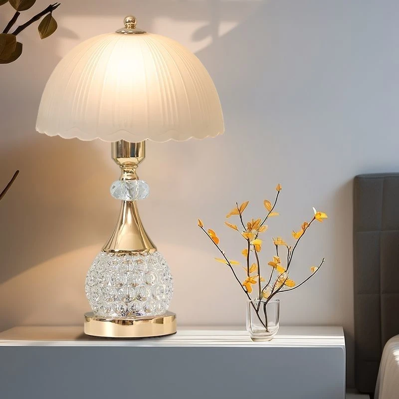 创意简约温馨现代结婚新款床头台灯床头灯卧室家用玻璃摆件床头柜