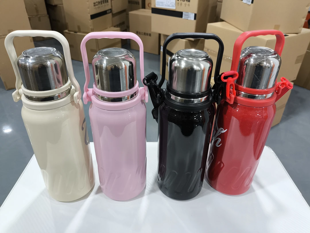 高颜值可口可乐同款保温杯大容量便携运动水壶保温杯-随机颜色