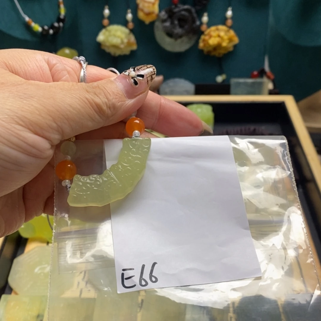 【闪购商品】蛇纹石玉颈饰未镶嵌最**＿