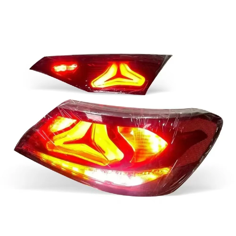 奔驰E 213改214后尾灯