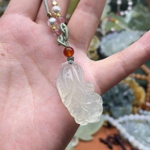 蛇纹石玉颈饰未镶嵌