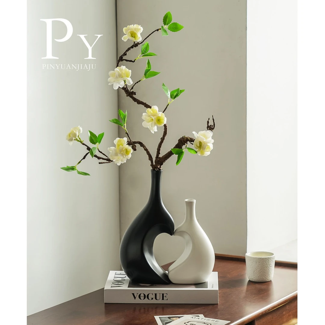 北欧ins创意陶瓷爱心花瓶摆件客厅插花高级家居玄关餐桌艺术摆件