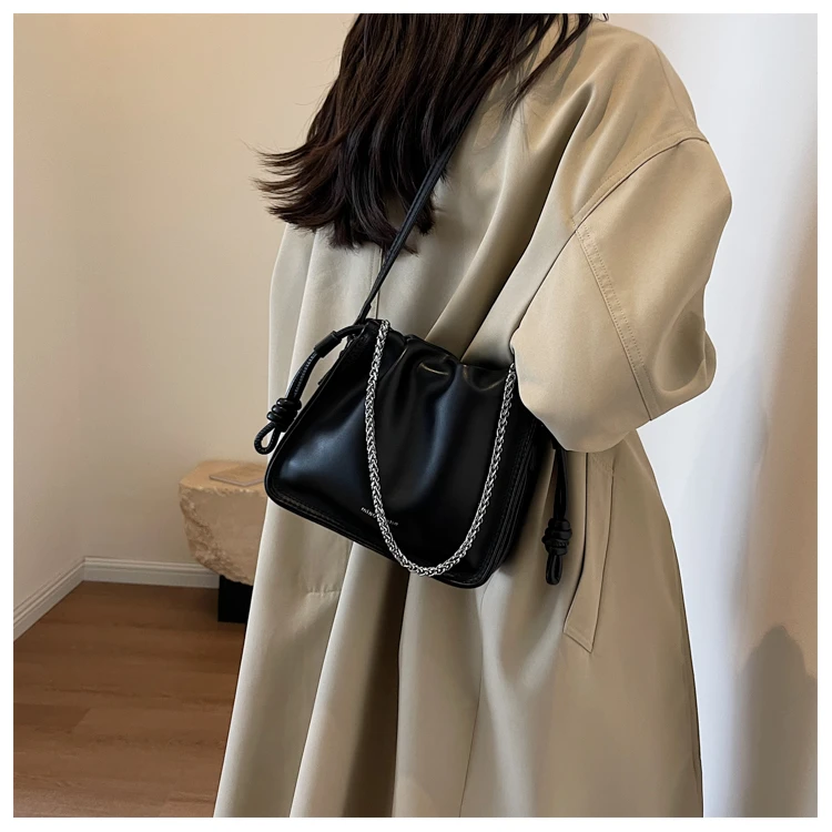 小众设计包包女2023新款时尚高级感褶皱单肩包百搭秋冬爆款斜挎包