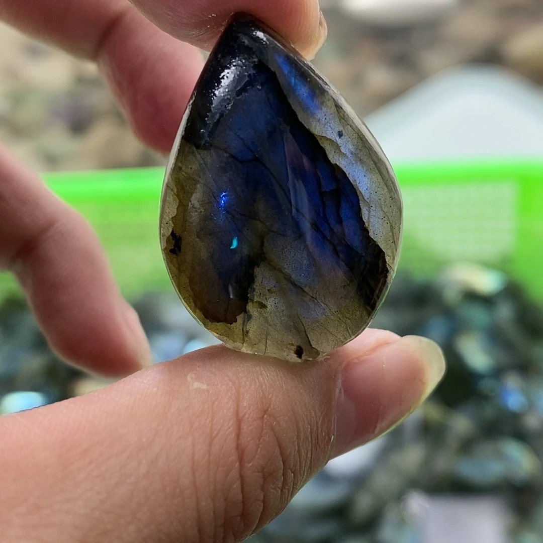 拉长石把玩未镶嵌佐*?