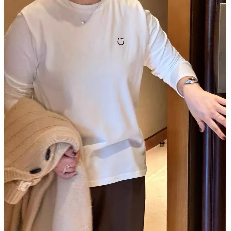 百搭的白T。简约纯色打底衫休闲长袖韩版黑色