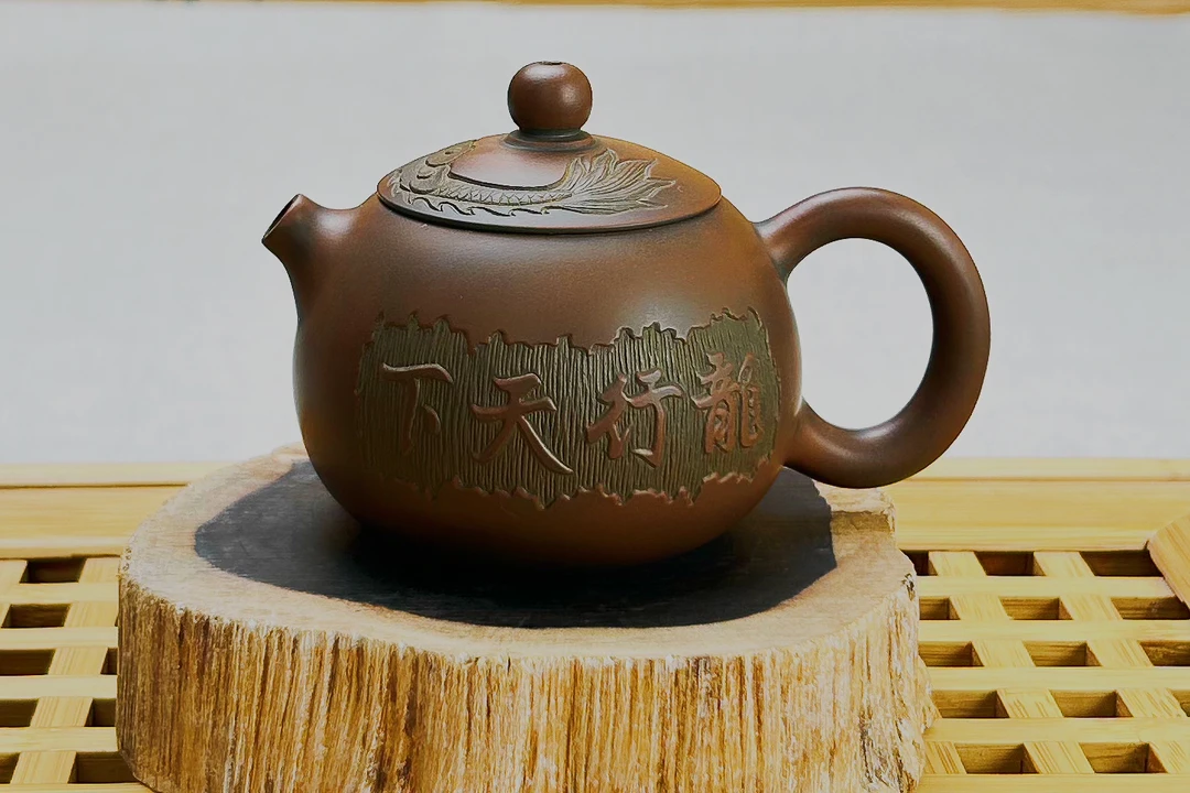 钦州坭兴陶名家小西施满身深浮雕龙纹茶壶纯全手工原矿紫泥壶包邮