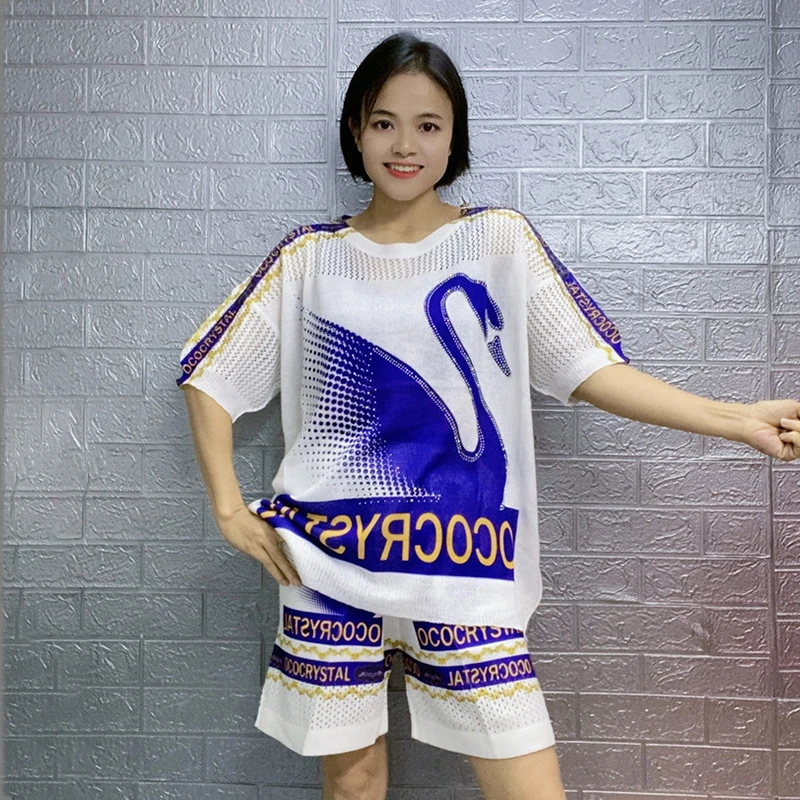 蓝天鹅套装女2024新款重工烫钻印花宽松短袖上衣潮短裤镂空二件套