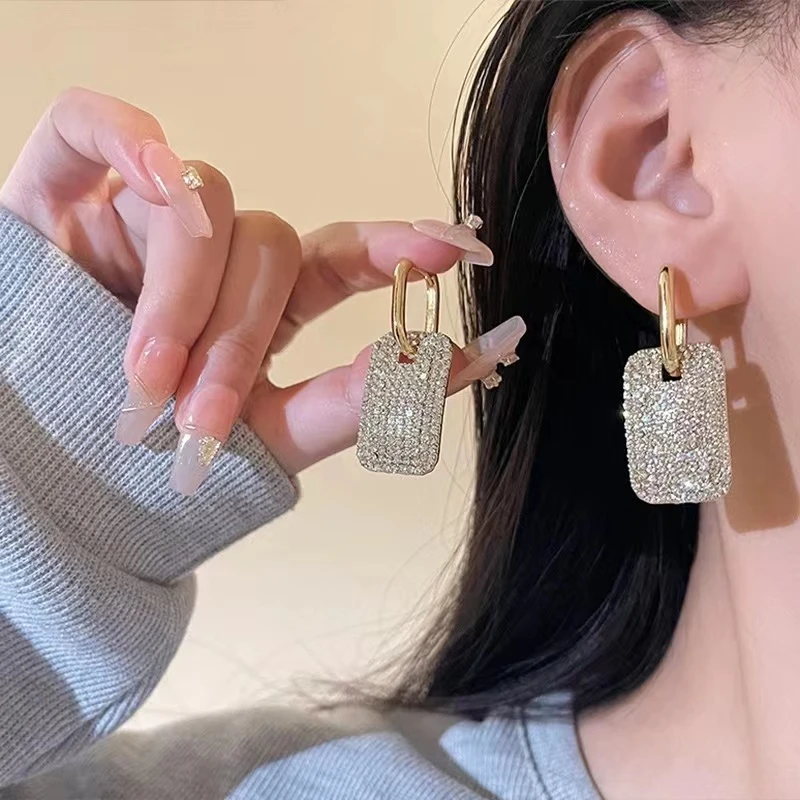 铜合金合成锆石耳饰 轻奢百搭气质时尚小众简约个性满钻耳环160