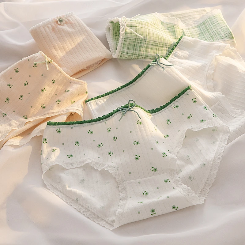 内裤女日系简约清新碎花田园风纯棉中腰三角裤