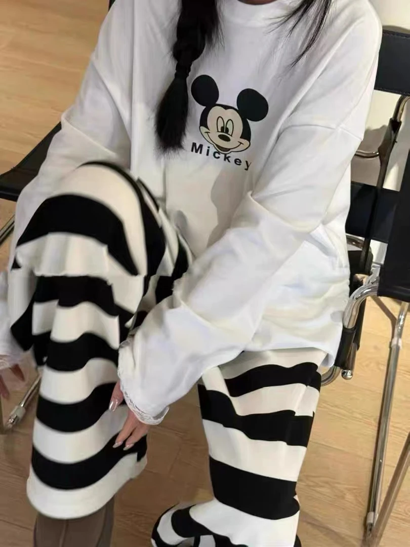 東R正版蕾丝拼接米奇印花圆领长袖T恤女磨毛新款宽松打底衫上衣潮