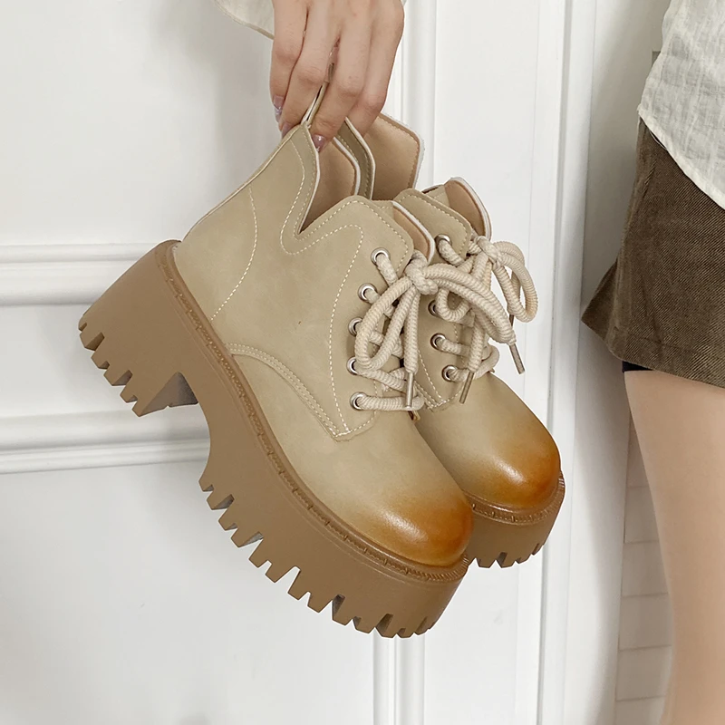 马丁靴女2024春秋新款英伦风时尚爆款短筒靴子厚底增高复古机车靴