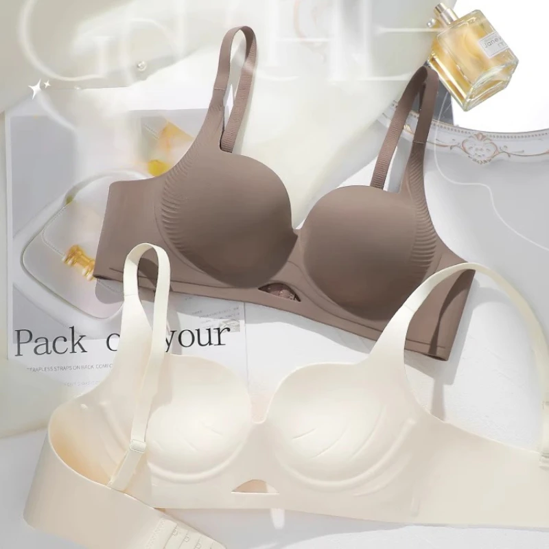 【漫画圆圆-哆情家】2024新款小胸显大聚 拢无痕内衣女收副乳防下垂