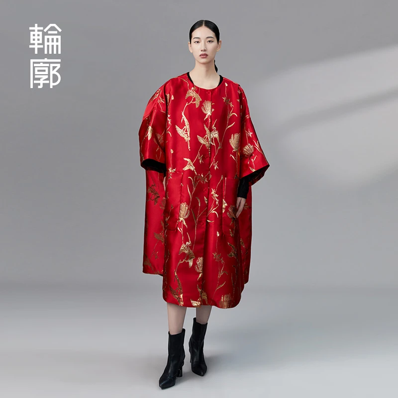 轮廓赤金华章斗篷款风衣复古金丝提花女王范中长无领外套L233Y061