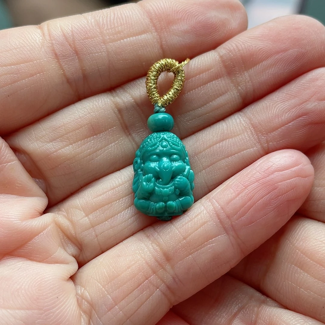 绿松石颈饰未镶嵌