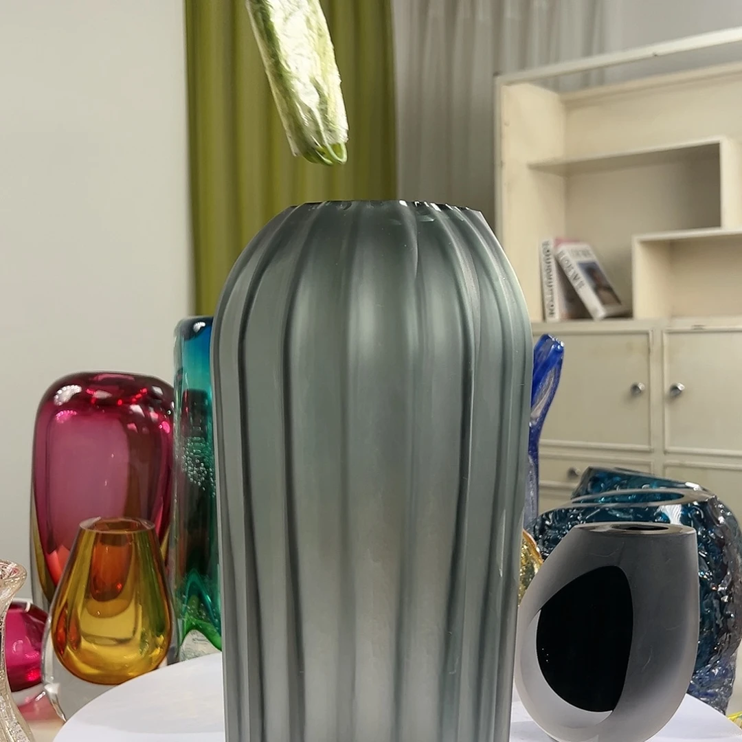 高29口5烟灰磨砂花瓶