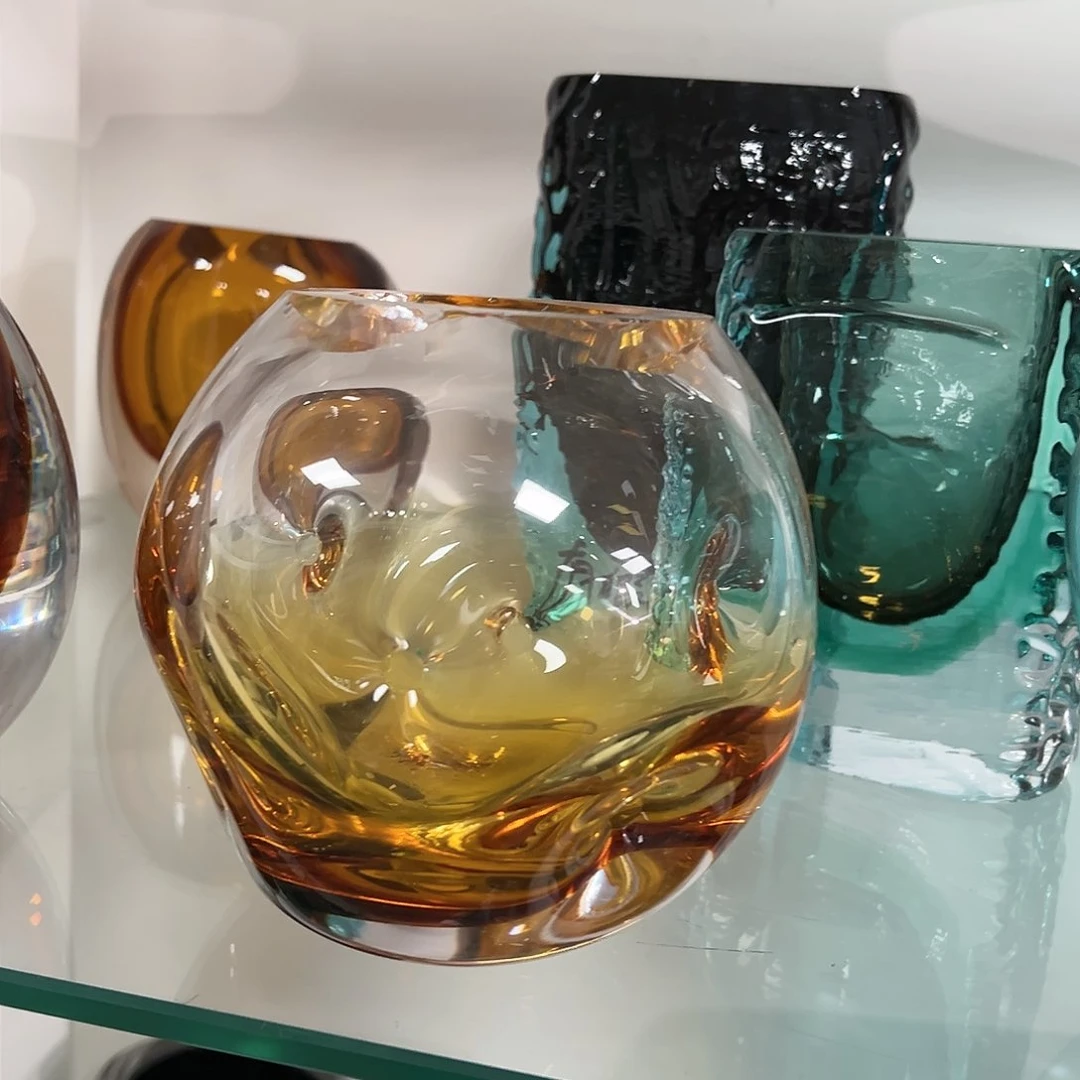 高13琥珀琉璃花器