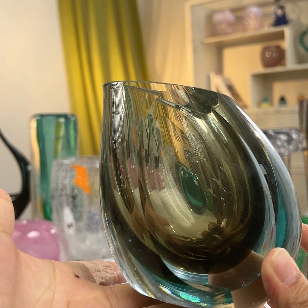高12浅棕色琉璃花瓶