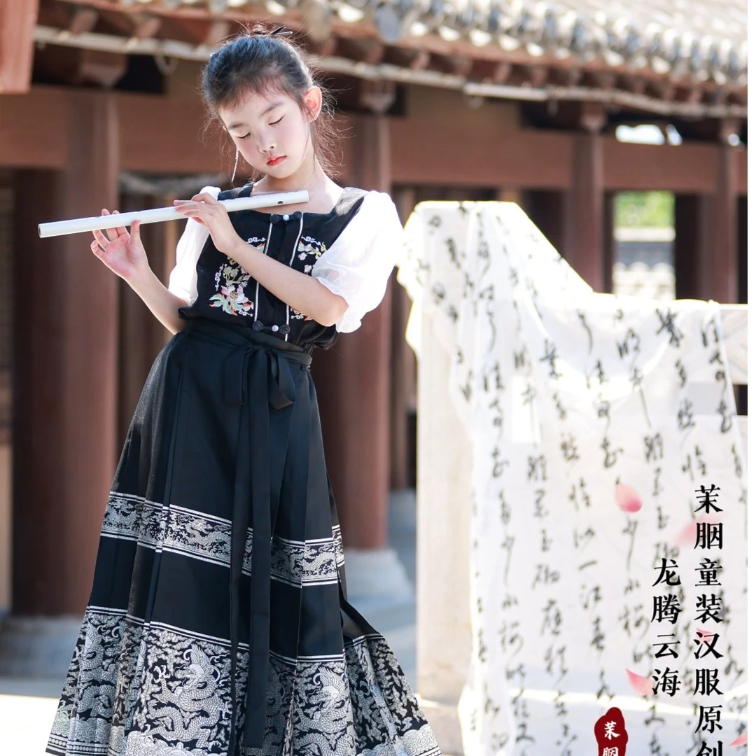 原创 金鱼短袖+螺钿马面长短马面裙女童亲子汉服