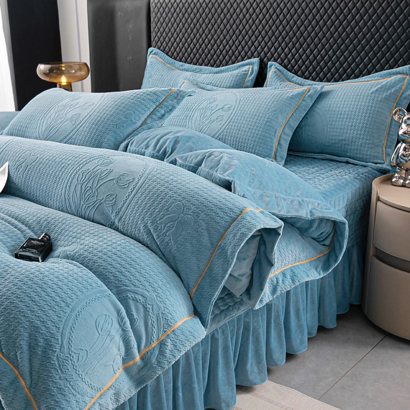 2024新款雕花全消光牛奶绒四件套立体雕花床盖床品套件加厚加绒