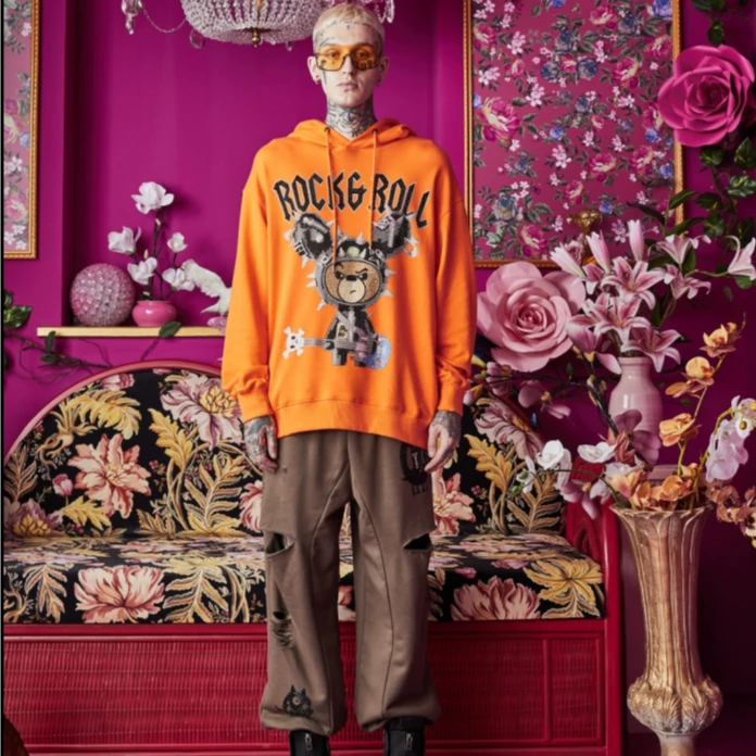 TCH轻奢烫钻工艺时尚休闲百搭情侣宽松卡通帽衫T66B126106私服tch
