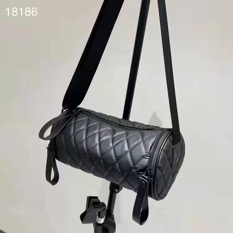 【曾姐严选】休闲时尚潮流女式百搭黑色斜挎包包