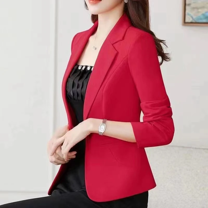 送胸针西装外套女2024春秋新款韩版时尚修身短款休闲女士西服上衣