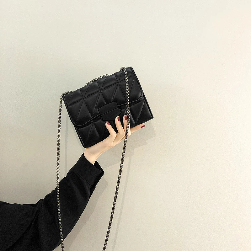 今年流行包包女2025春夏新款潮小众设计链条单肩斜挎包网红小方包
