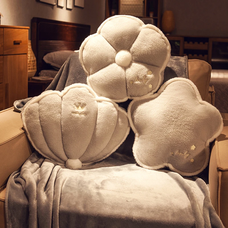 汽车抱枕被子两用毯子二合一沙发靠垫办公室睡觉专用枕头盖毯推荐