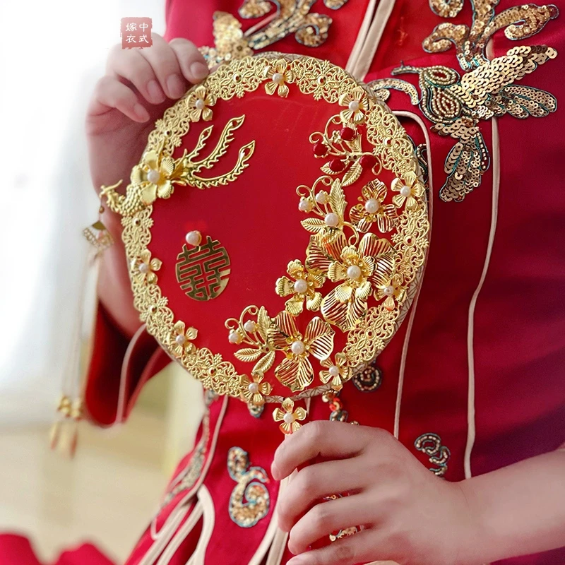 新娘结婚中式嫁衣秀禾团扇红色古风