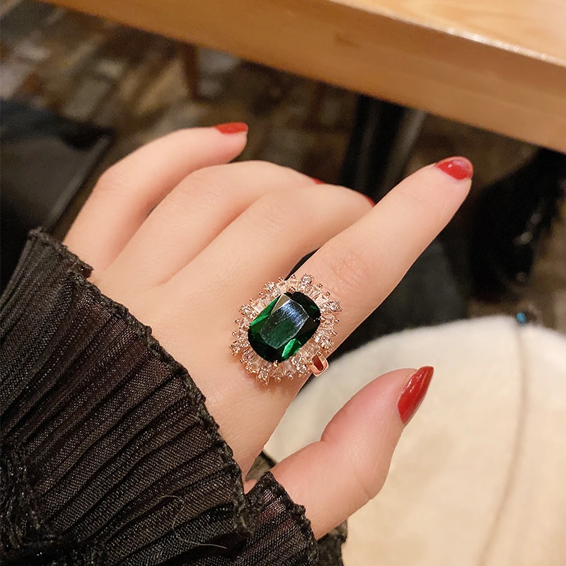 oushipei/欧诗佩 铜合金合成锆石戒指 法式复古绿色大宝石戒指女