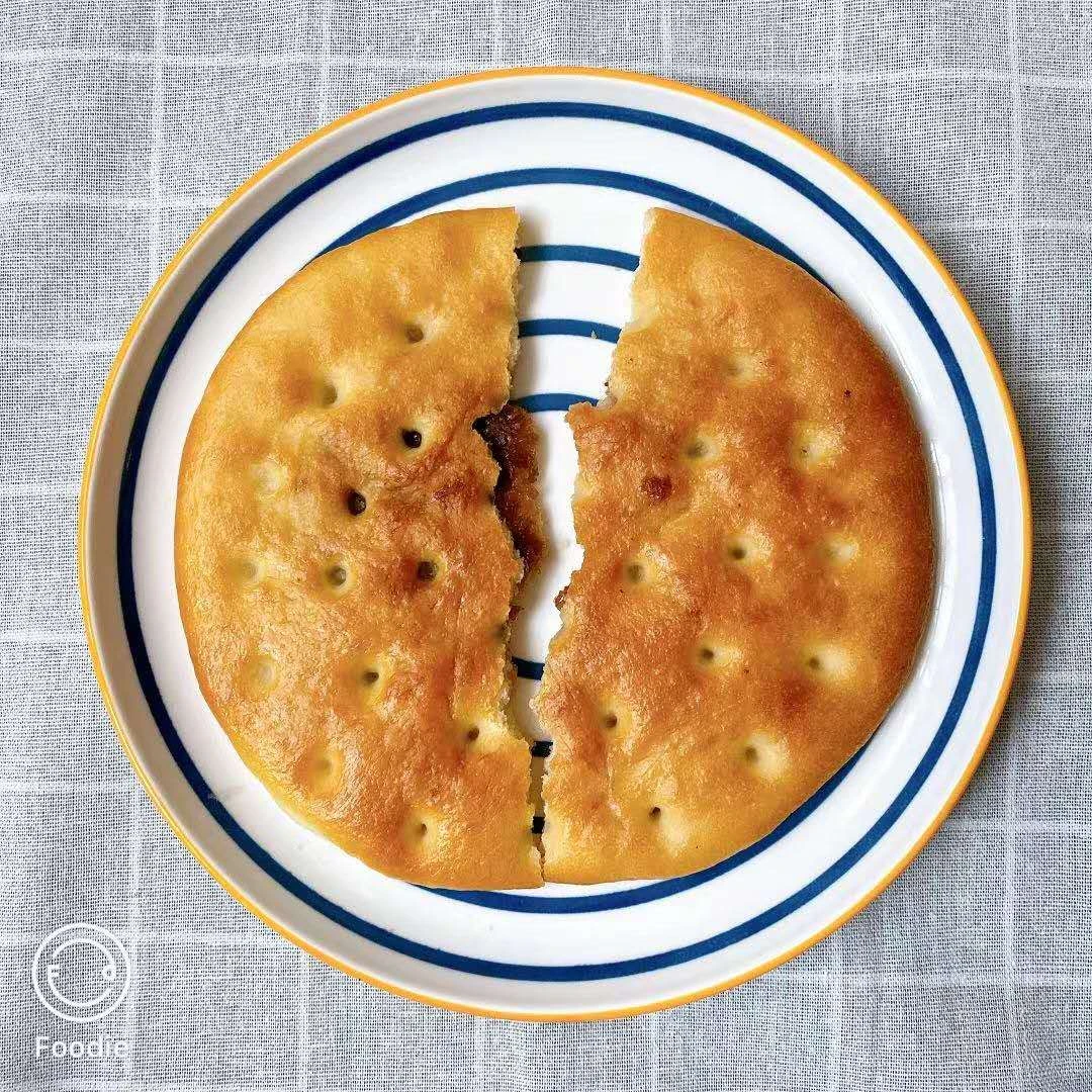 新疆夹心小烤馕玫瑰核桃辣皮子小吃点心手工馕300克装