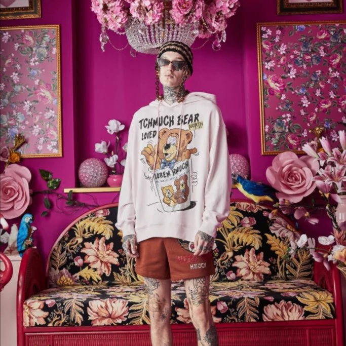 奥莱-TCH潮牌卡通明星小熊烫钻宽松休闲粉色圆领卫衣T66A126005