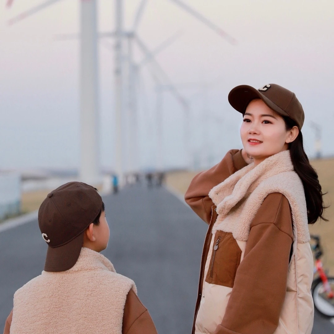 checcivan/哲思凡休闲绣标C字咖色棒球帽哲思凡原创亲子棒球帽