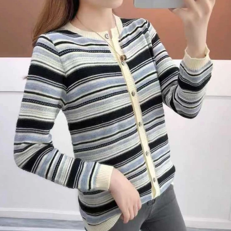 新款百搭圆领复古风撞色条纹短款针织开衫