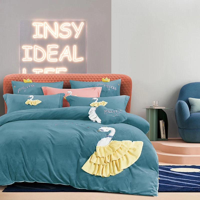 高克重牛奶绒重工艺绣花套件   天鹅公主-绿