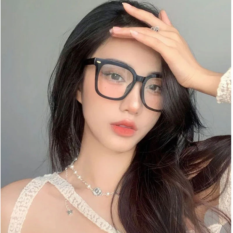 【宝港眼镜】2025款香港牌素颜网红高级感黑框显脸小防蓝光眼镜16TZ